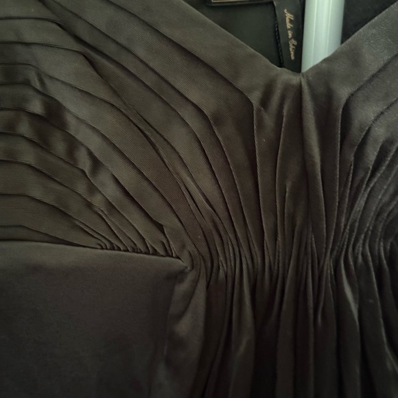 BCBGMaxAzria Black Sleeveless Ruched top NWOT - Picture 3 of 8